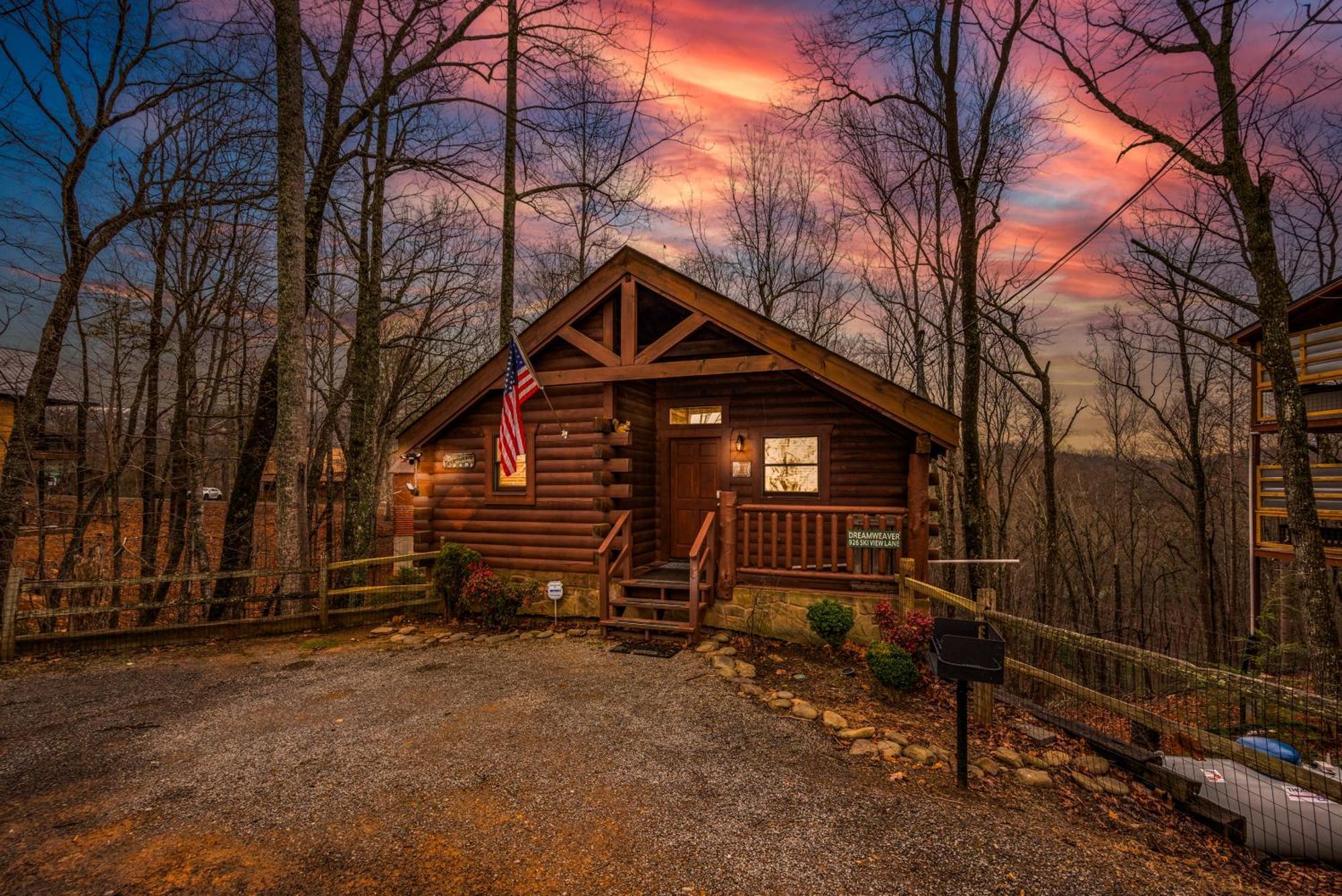 Log Cabin, Hot Tub, Fireplace, Pool Table & Views! Sevierville Buitenkant foto