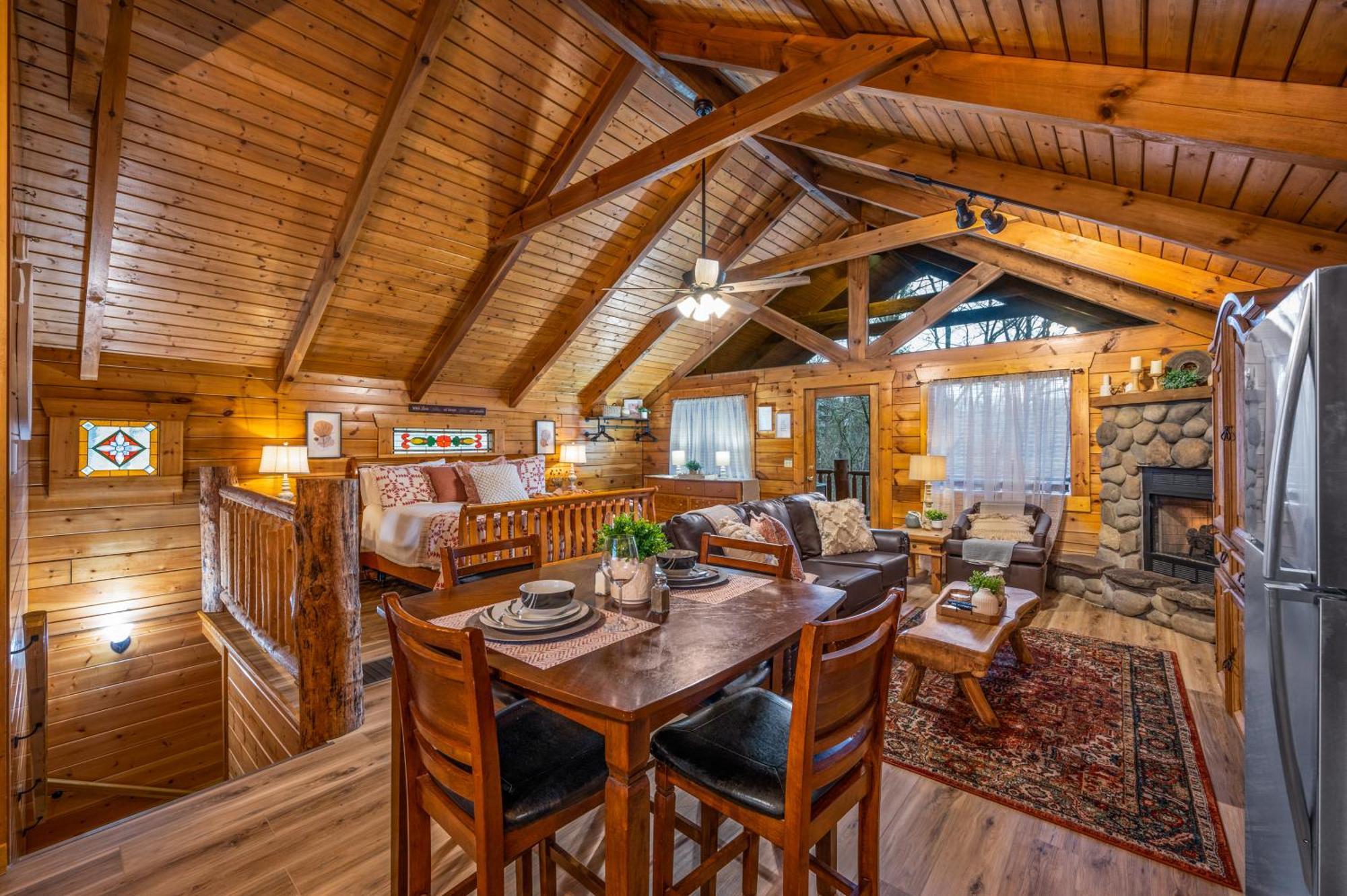 Log Cabin, Hot Tub, Fireplace, Pool Table & Views! Sevierville Buitenkant foto