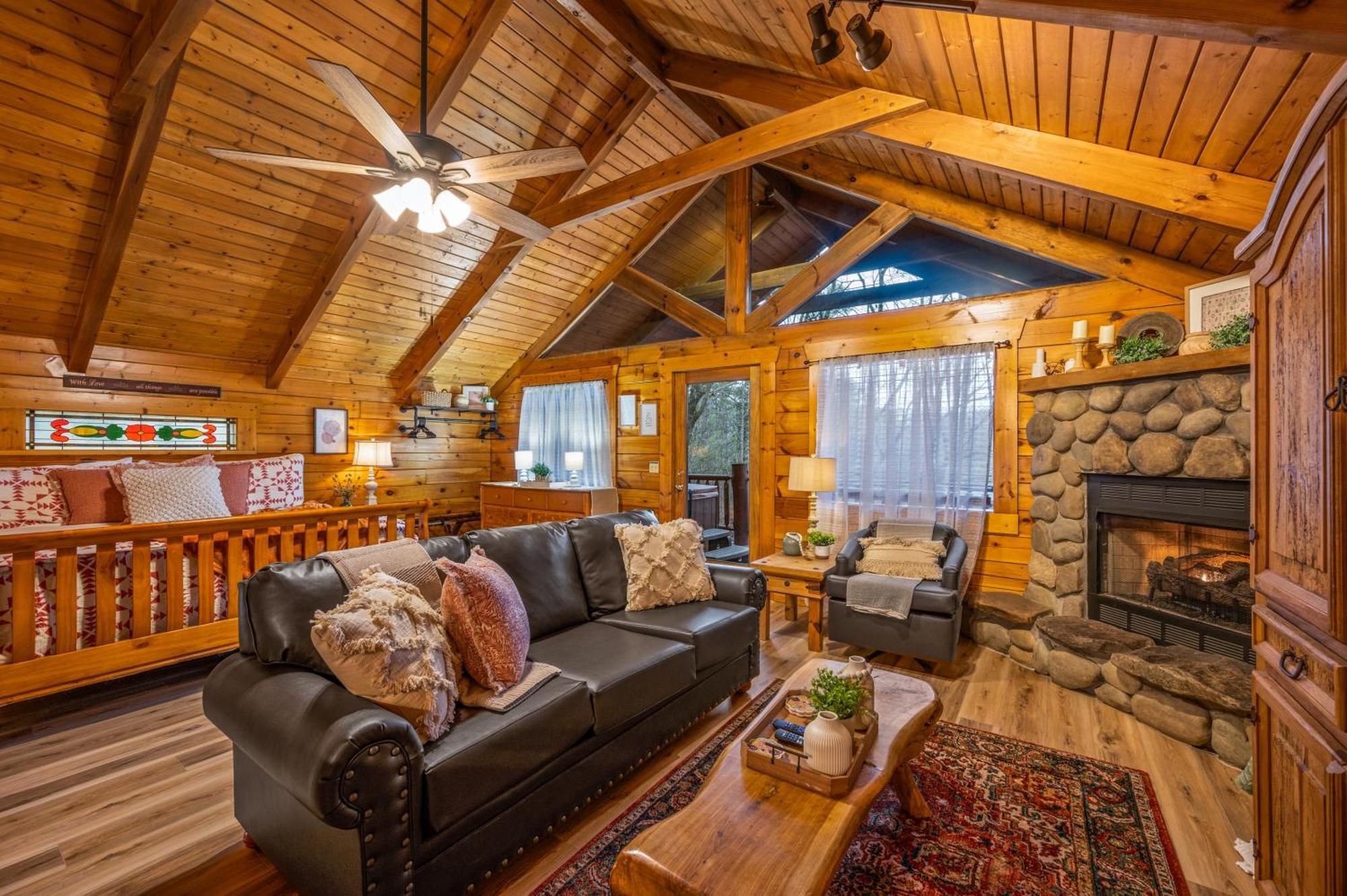 Log Cabin, Hot Tub, Fireplace, Pool Table & Views! Sevierville Buitenkant foto