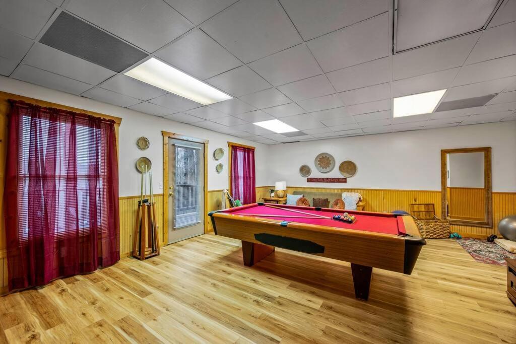 Log Cabin, Hot Tub, Fireplace, Pool Table & Views! Sevierville Buitenkant foto