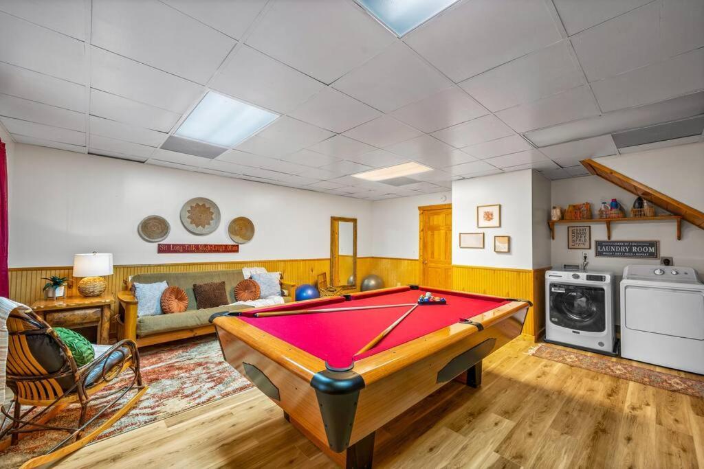 Log Cabin, Hot Tub, Fireplace, Pool Table & Views! Sevierville Buitenkant foto