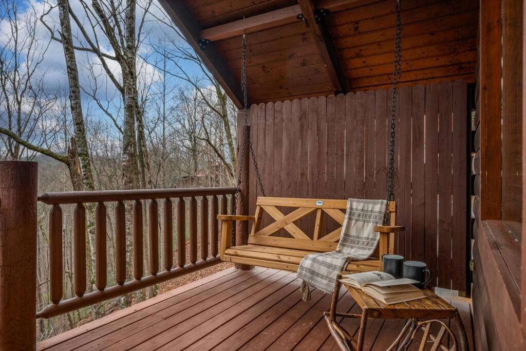 Log Cabin, Hot Tub, Fireplace, Pool Table & Views! Sevierville Buitenkant foto
