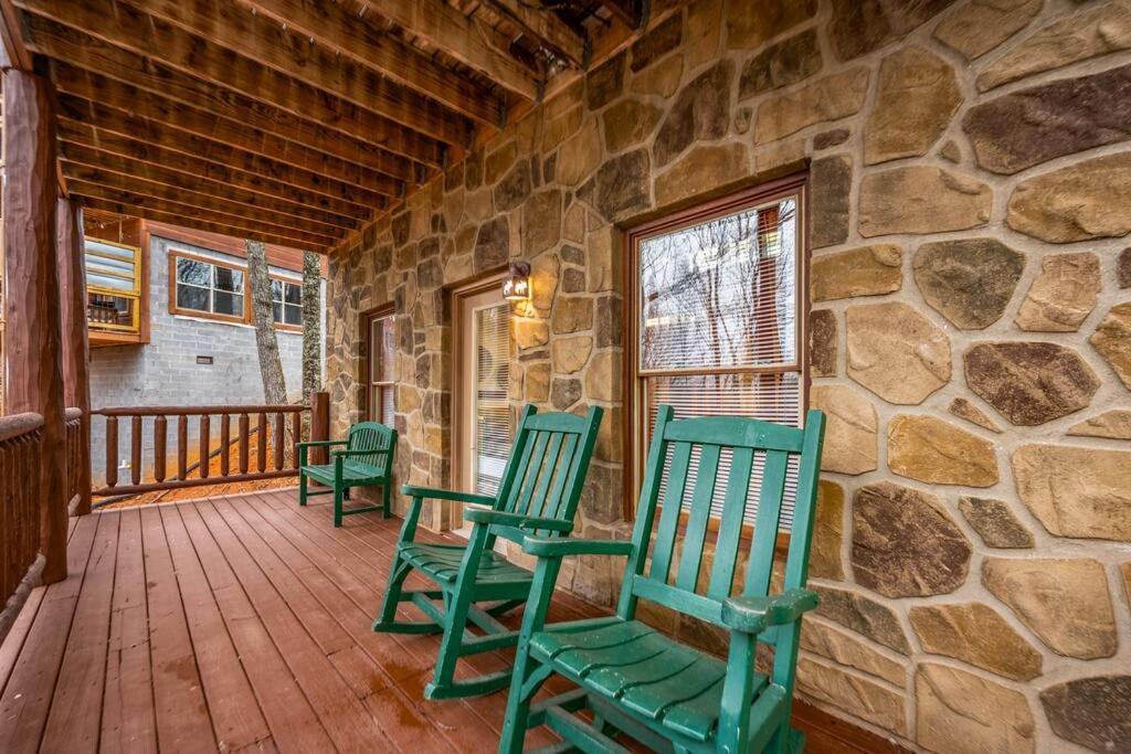 Log Cabin, Hot Tub, Fireplace, Pool Table & Views! Sevierville Buitenkant foto