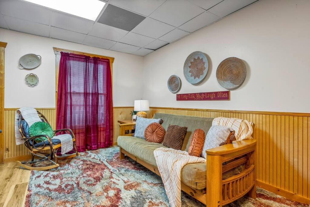 Log Cabin, Hot Tub, Fireplace, Pool Table & Views! Sevierville Buitenkant foto