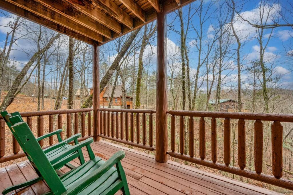 Log Cabin, Hot Tub, Fireplace, Pool Table & Views! Sevierville Buitenkant foto